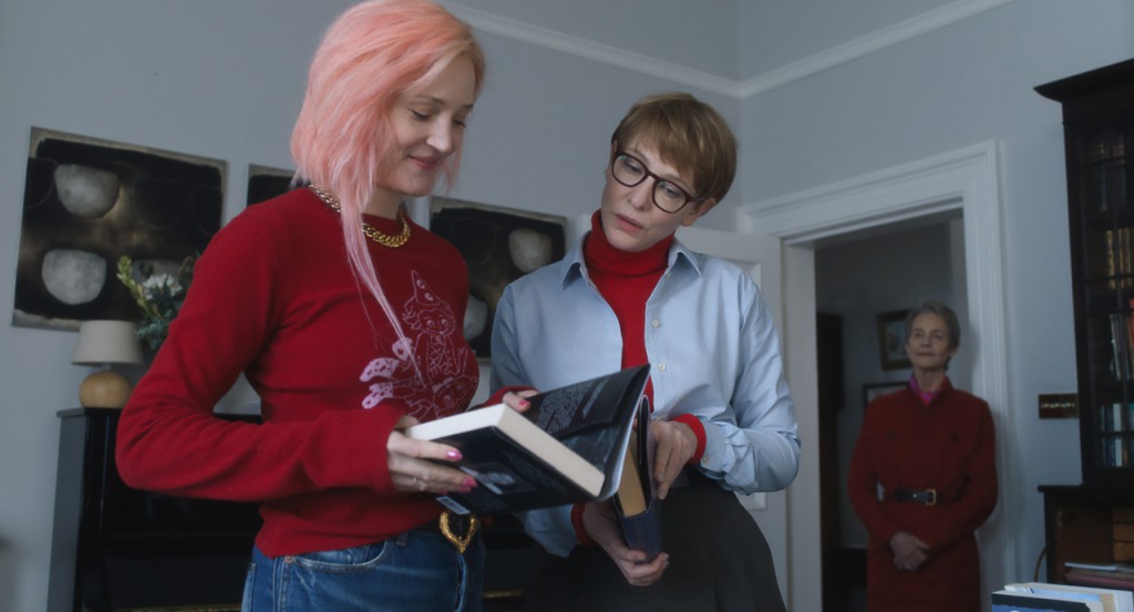 actualité FATHER MOTHER SISTER BROTHER